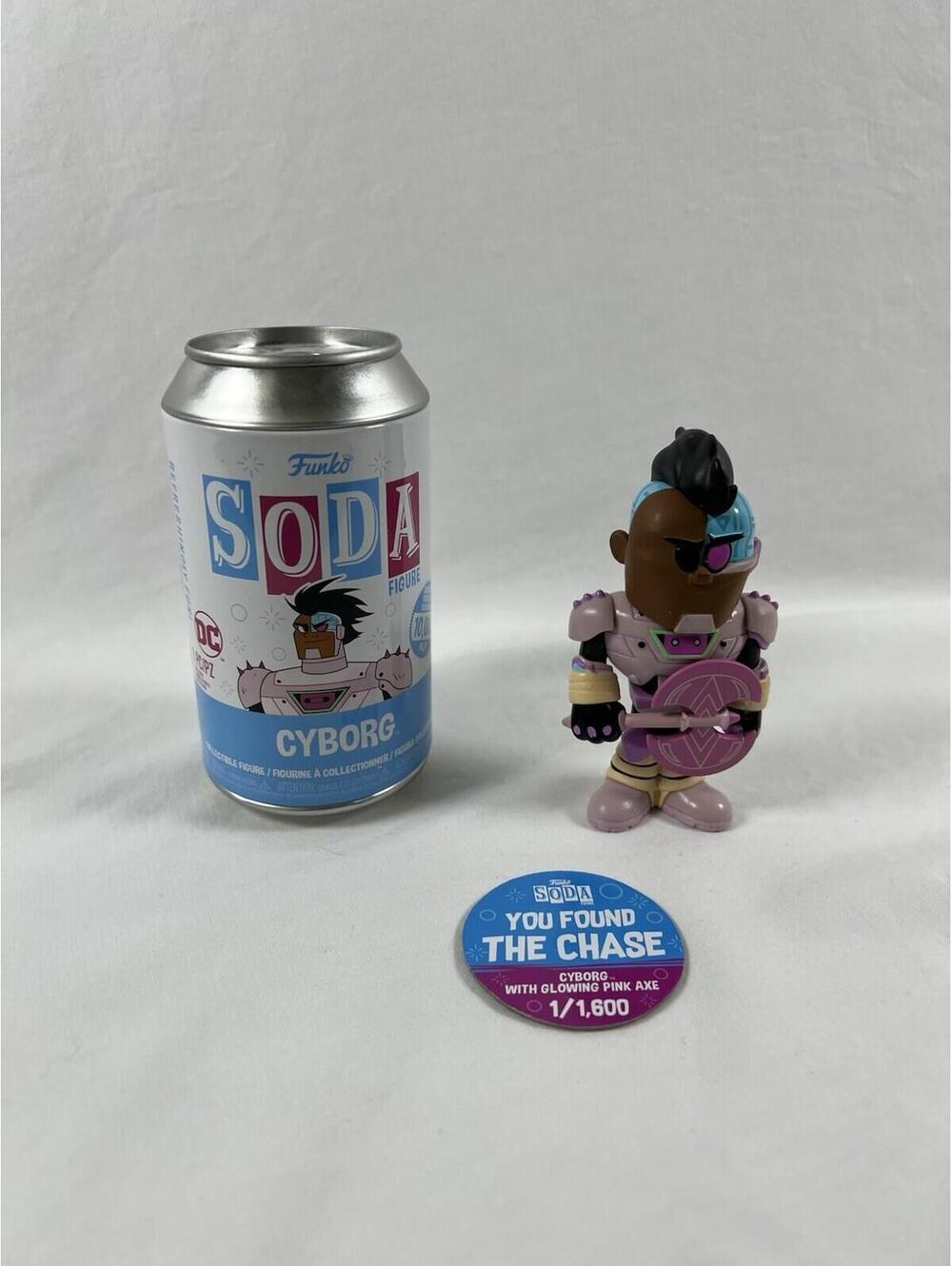 Funko Vinyl Soda Teen Titans Go! Cyborg Glowing Pink Ax CHASE /1,600 w/ Disc/Can